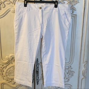 Magellan white capris. Size 14. NWT